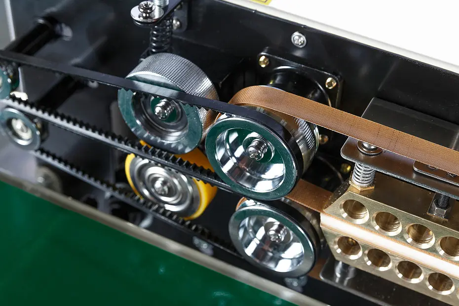 Роликовый конвейерный запайщик DBF-900W Hualian - Купить с доставкой по всей России - 11