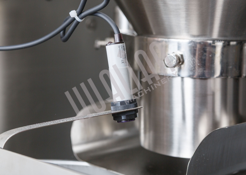 Автоматическая фасовочно-упаковочная машина DXDK-320RH-E (нерж., стик 17*110 мм, 4.6-8 мл, W пленки 42 мм, зубч. нож.) Hualian - Купить с доставкой по всей России - 19