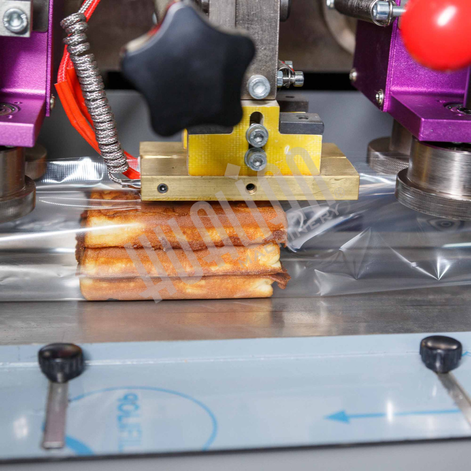 Горизонтальная упаковочная машина DXDZ-250XD (лент. 60 мм, рег. форм., S 250, L 120-280, H 60) Hualian - Купить с доставкой по всей России - 16