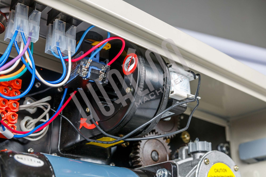 Роликовый конвейерный запайщик DBF-900W Hualian - Купить с доставкой по всей России - 7