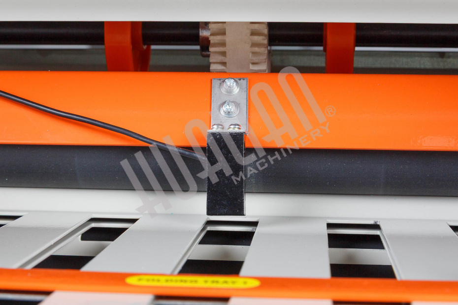 Фальцевальная машина ZE-8 Hualian - Купить с доставкой по всей России - 18