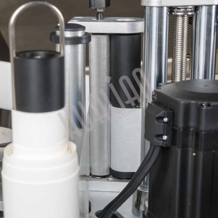 Автоматический этикетировщик для круглой тары с датером HLKP-35D Hualian - Купить с доставкой по всей России - 23