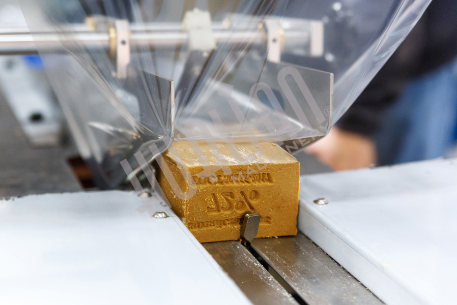 Горизонтальная упаковочная машина DXDZ-450B (3 servo, рег. форм., min bag L 180, S 450, H 100, трансп.попереч.запайки) Hualian - Купить с доставкой по всей России - 7