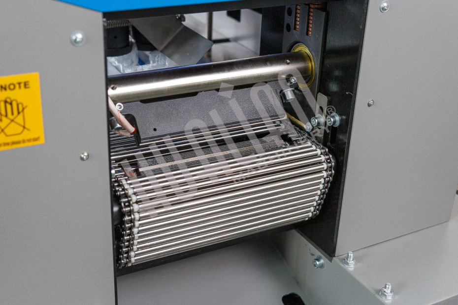 Автоматическая горизонтальная упаковочная машина DXDZ-350XD под ВПП (3 servo, лент.150 мм, рег.форм., min bag L 120, H 50, трансп.попереч.запайки) Hualian - Купить с доставкой по всей России - 7