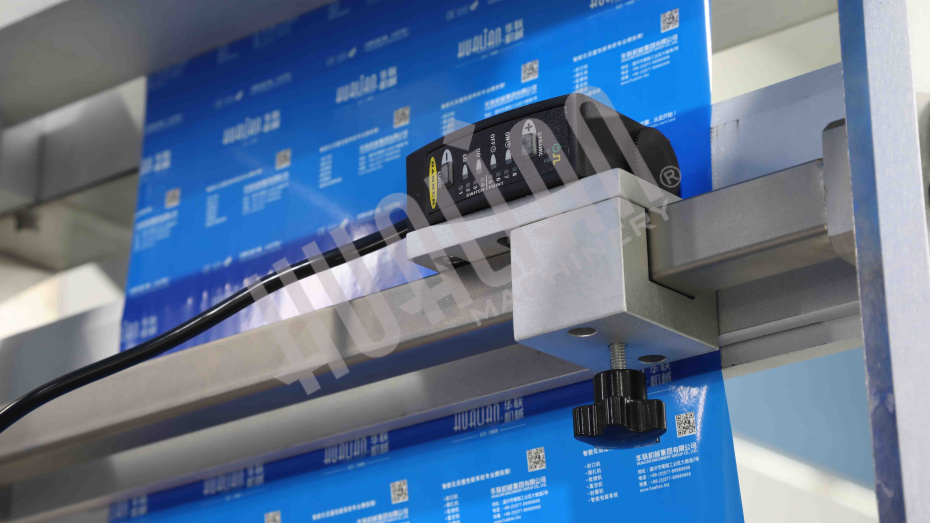 Термоформовочная машина HVR-420A (220*76.8*50 мм; 300*76.8*50 мм; вод.охл., газ., этикетировщик) Hualian - Купить с доставкой по всей России - 5