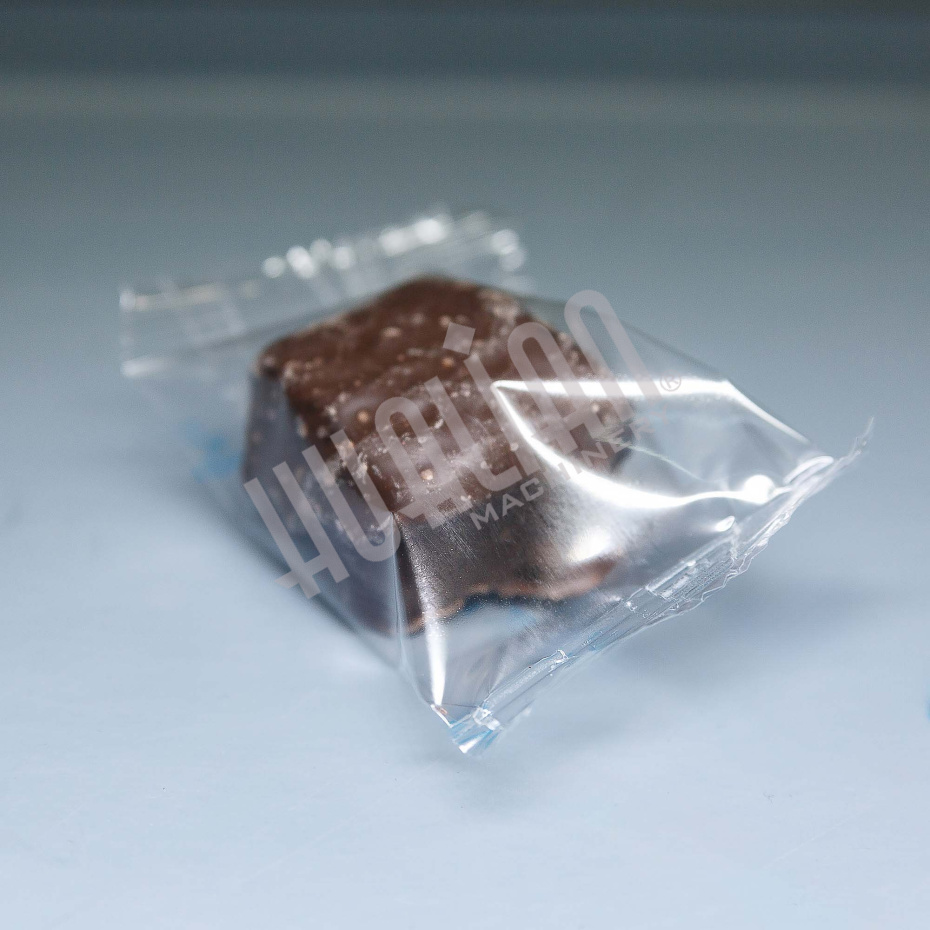 Автоматическая горизонтальная упаковочная машина DXDZ-250B (3 servo, рег. форм., min bag L 65, S 200, H 40, 2-х позиц. нож) Hualian - Купить с доставкой по всей России - 16