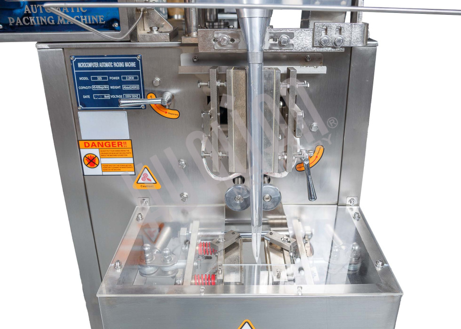 Автоматическая фасовочно-упаковочная машина DXDK-320RH-E (нерж., стик 17*110 мм, 4.6-8 мл, W пленки 42 мм, зубч. нож.) Hualian - Купить с доставкой по всей России - 17