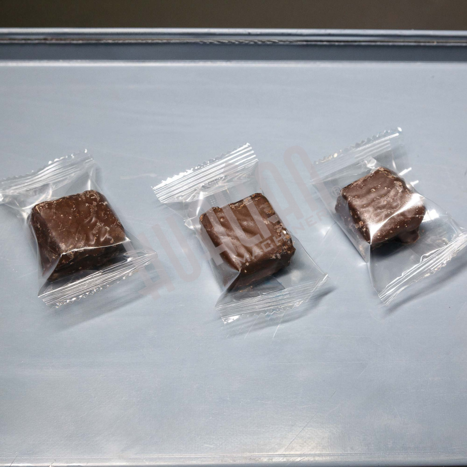 Автоматическая горизонтальная упаковочная машина DXDZ-250B (3 servo, рег. форм., min bag L 65, S 200, H 40, 2-х позиц. нож) Hualian - Купить с доставкой по всей России - 15