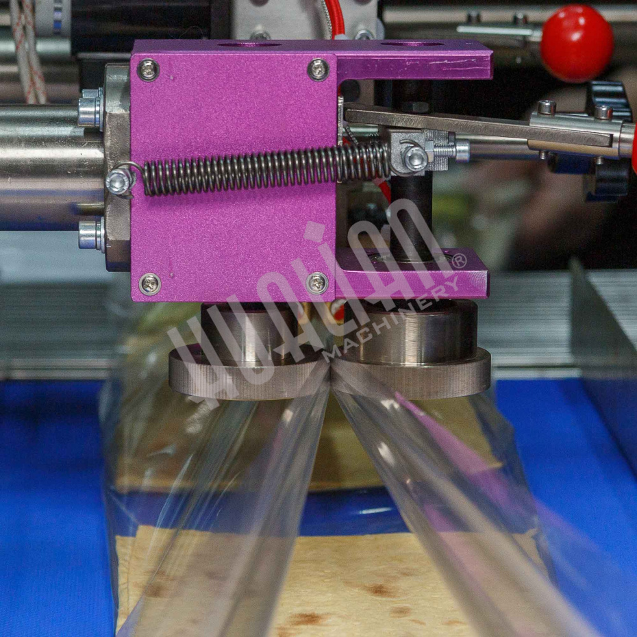 Горизонтальная упаковочная машина DXDZ-600XD (лент. 250 мм, рег.форм., S 400, L 180-500, H-120) Hualian - Купить с доставкой по всей России - 30