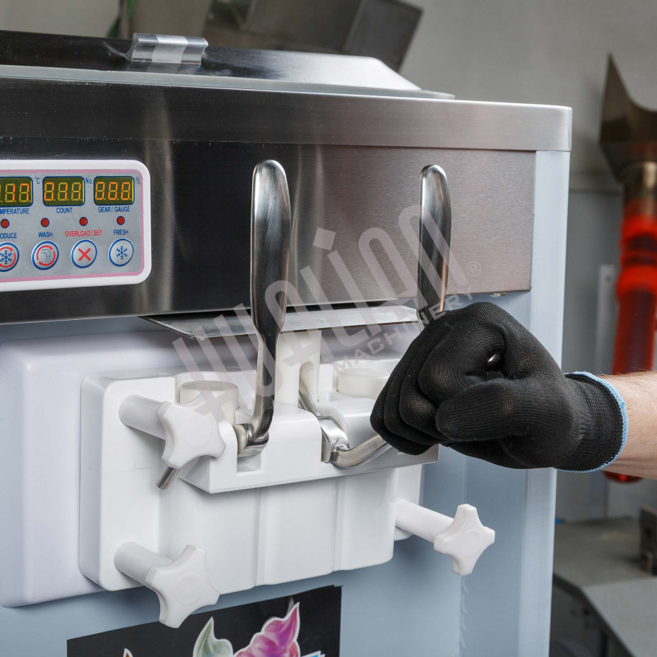 Фризер для мягкого мороженого HIM-03 с функцией ночного хранения и помпой (3 рожка) Hualian - Купить с доставкой по всей России - 18