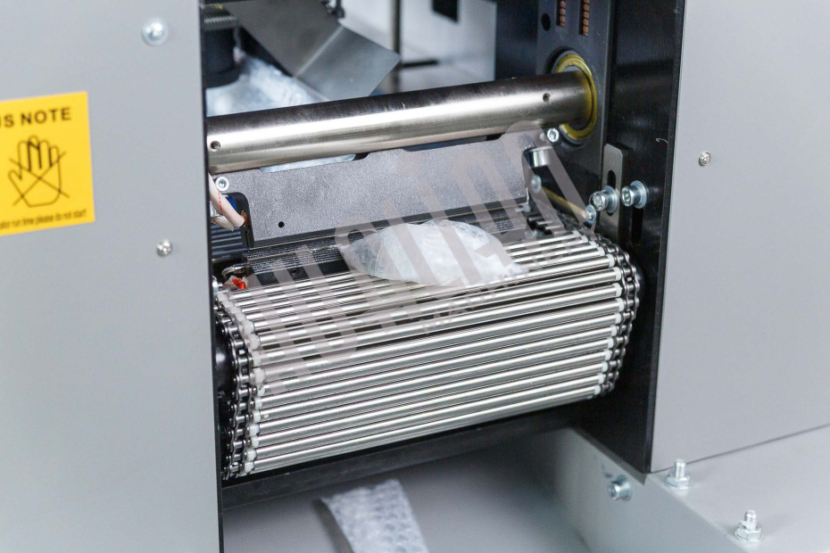 Автоматическая горизонтальная упаковочная машина DXDZ-350XD под ВПП (3 servo, лент.150 мм, рег.форм., min bag L 120, H 50, трансп.попереч.запайки) Hualian - Купить с доставкой по всей России - 9