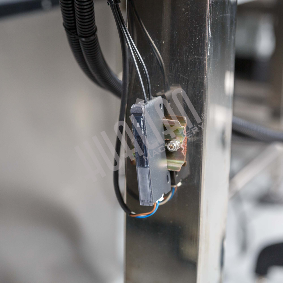 Автоматический этикетировщик для плоских поверхностей с датером HLMT-220TD Hualian - Купить с доставкой по всей России - 21