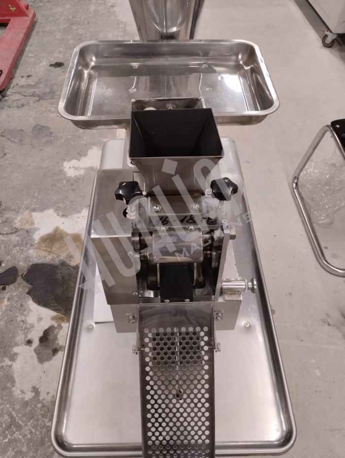 Автоматический пельменный аппарат JGL-135-5B (16-18 гр.) (Выставочный образец) Hualian - Купить с доставкой по всей России - 3