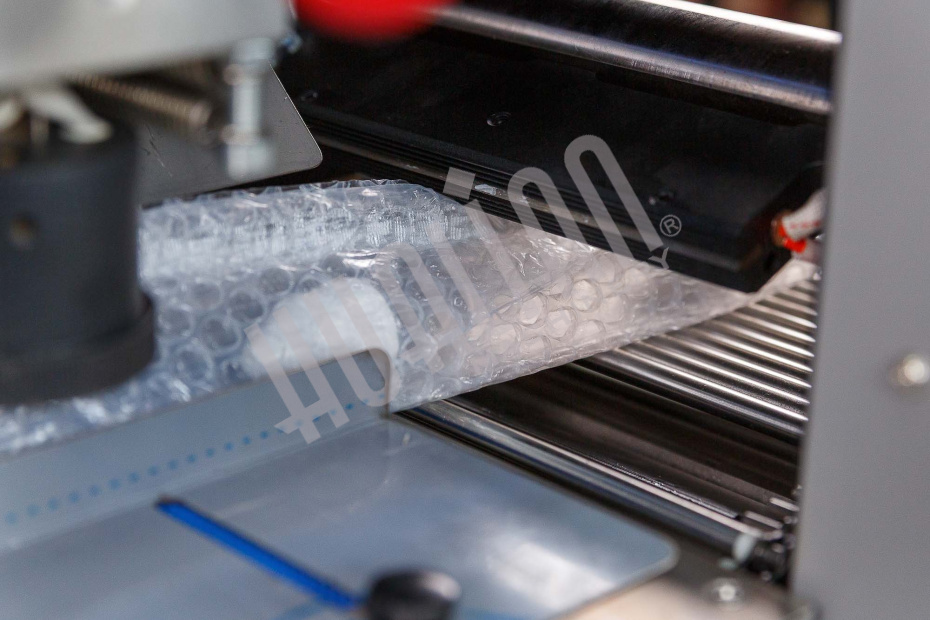 Автоматическая горизонтальная упаковочная машина DXDZ-350XD под ВПП (3 servo, лент.150 мм, рег.форм., min bag L 120, H 50, трансп.попереч.запайки) Hualian - Купить с доставкой по всей России - 19