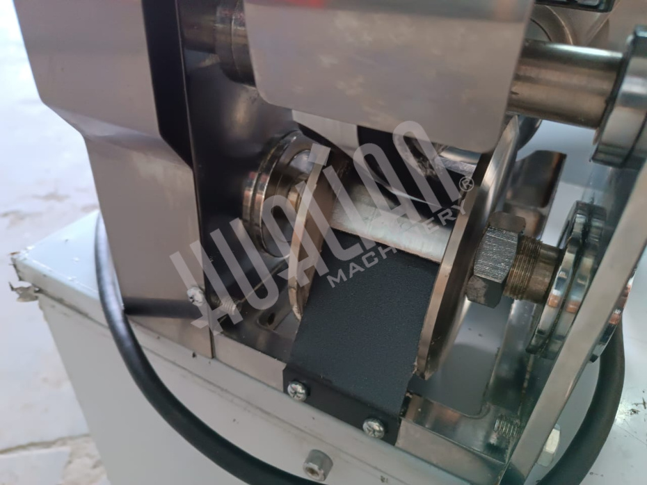 Автоматический пельменный аппарат JGT-60 (12-14 гр.) HZ (90*50*8) (Выставочный образец) Hualian - Купить с доставкой по всей России - 7