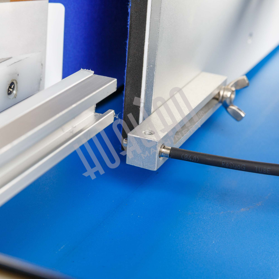 Автоматический этикетировщик для круглой тары с датером HLKP-35D Hualian - Купить с доставкой по всей России - 24