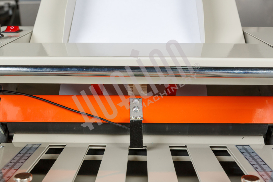 Фальцевальная машина ZE-8 Hualian - Купить с доставкой по всей России - 24