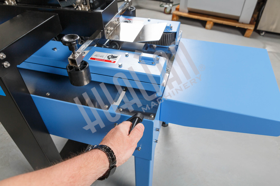 Полуавтоматический заклейщик коробов FXJ-4030A Hualian - Купить с доставкой по всей России - 19