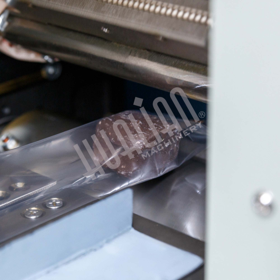 Автоматическая горизонтальная упаковочная машина DXDZ-250B (3 servo, рег. форм., min bag L 65, S 200, H 40, 2-х позиц. нож) Hualian - Купить с доставкой по всей России - 14