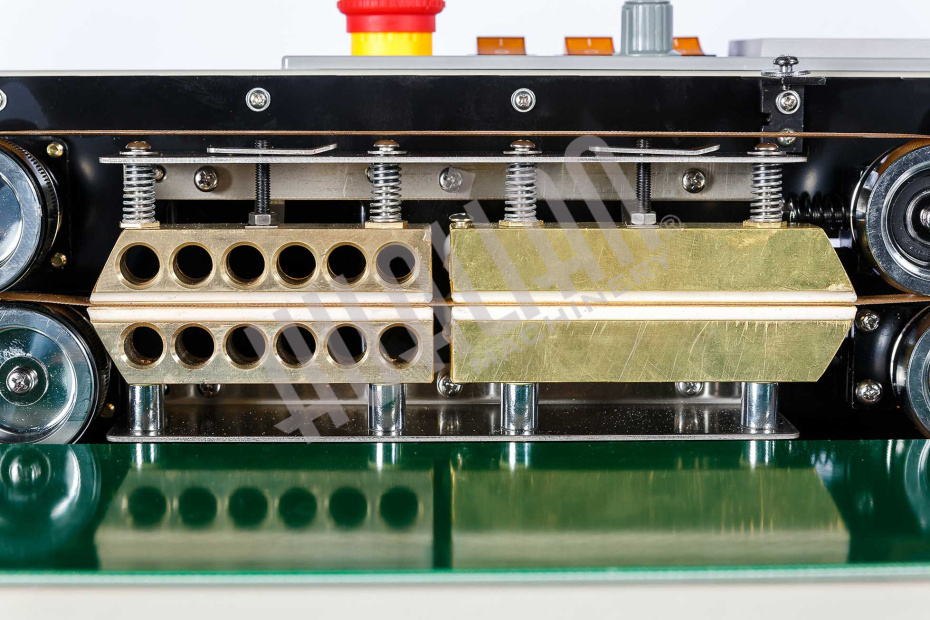 Роликовый конвейерный запайщик DBF-900W Hualian - Купить с доставкой по всей России - 9