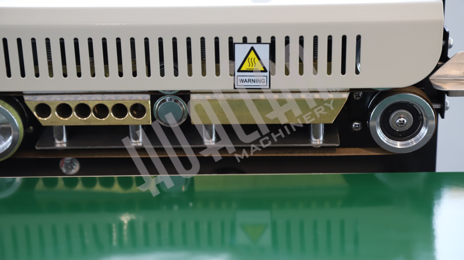 Роликовый конвейерный запайщик горизонтальный FRB-770I Hualian - Купить с доставкой по всей России - 10