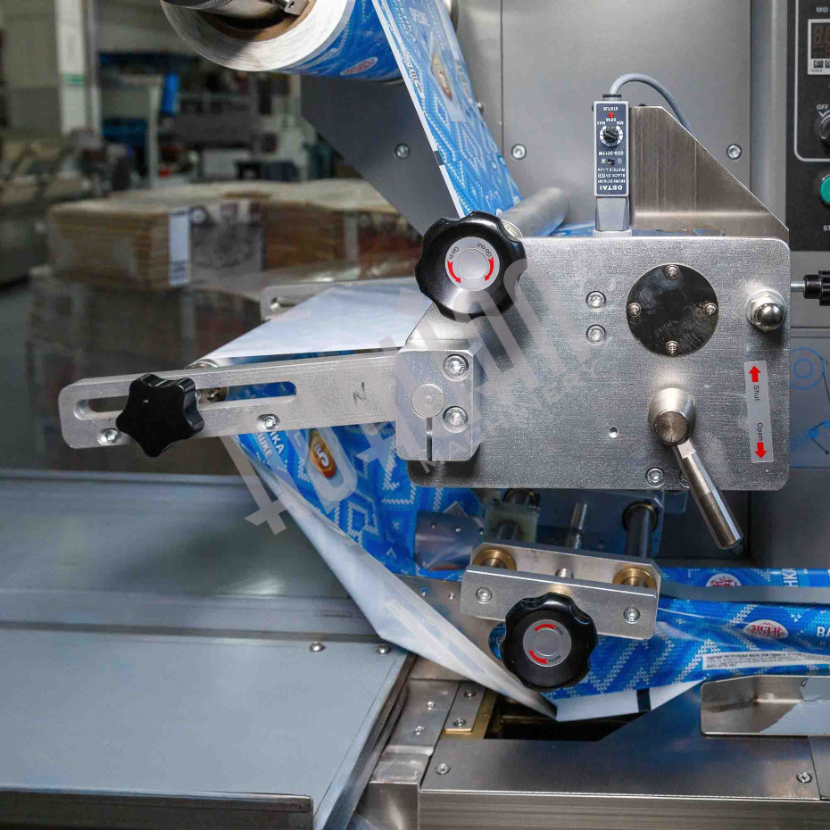 Автоматическая горизонтальная упаковочная машина DXDZ-250D NEW (1 нож, bag L 120-280mm, S 250mm, H - 40 mm) Hualian - Купить с доставкой по всей России - 16